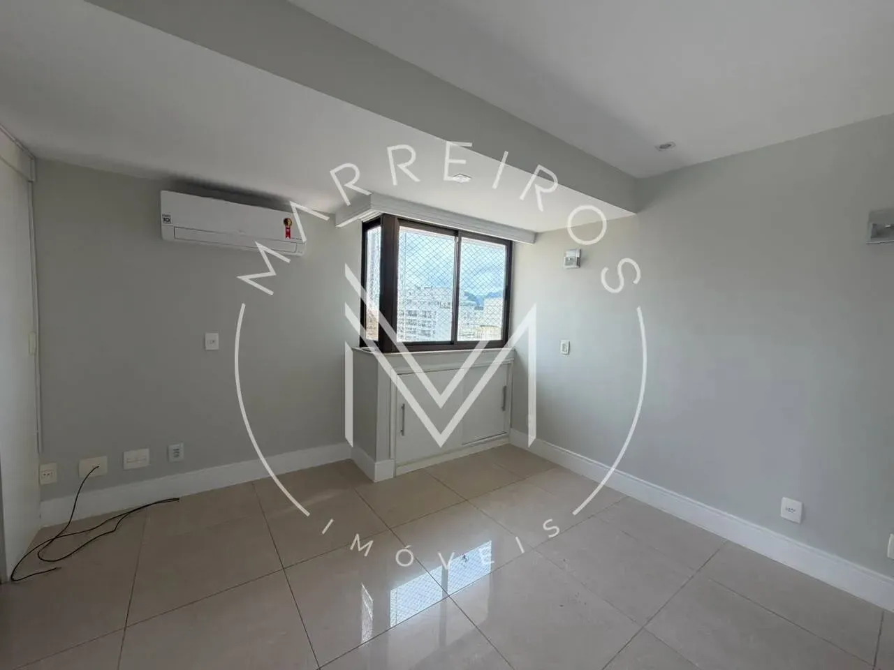 4-bedroom apartment in a building with a sauna — photo 17
