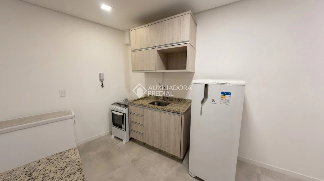 Furnished 1-bedroom apartment with a balcony