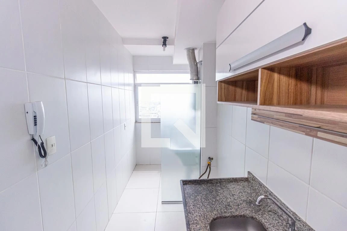 Furnished 2-bedroom apartment with 1 bath and parking — photo 8
