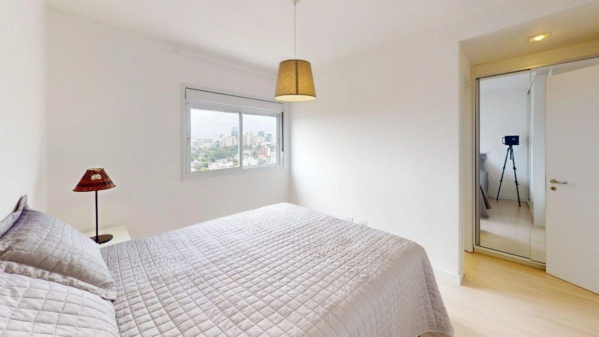 Furnished apartment, 95 m², with a glass-enclosed balcony — photo 29