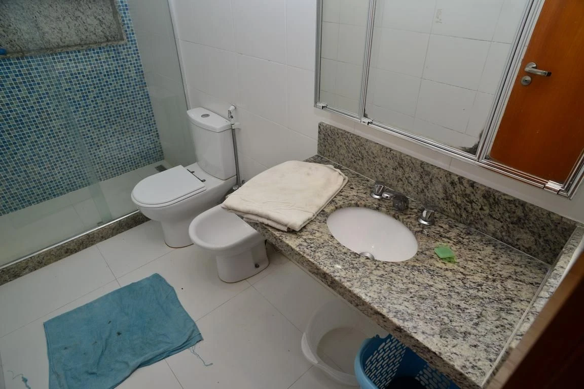 Furnished apartment, 300 m², with a glass-enclosed balcony — photo 11