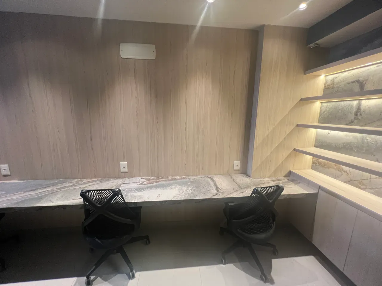 Furnished apartment, 68 m², with a grill on the balcony — photo 13
