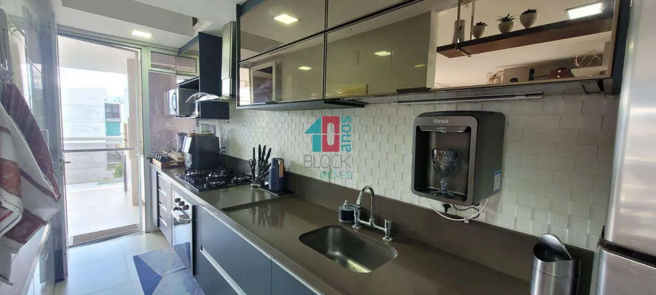 Apartamento mobiliado com 3 quartos e 4 banheiros — photo 2