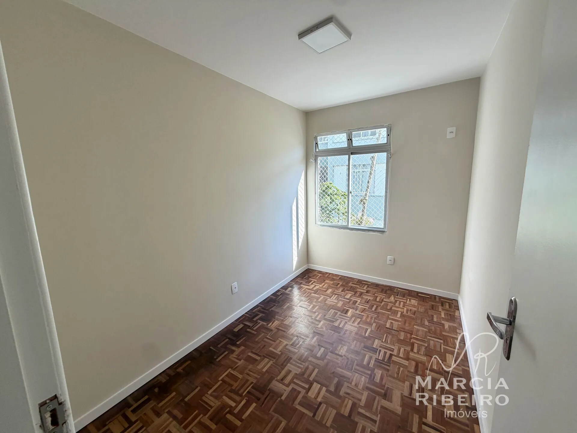 Departamento con piso de madera o laminado en Florianópolis — photo 10