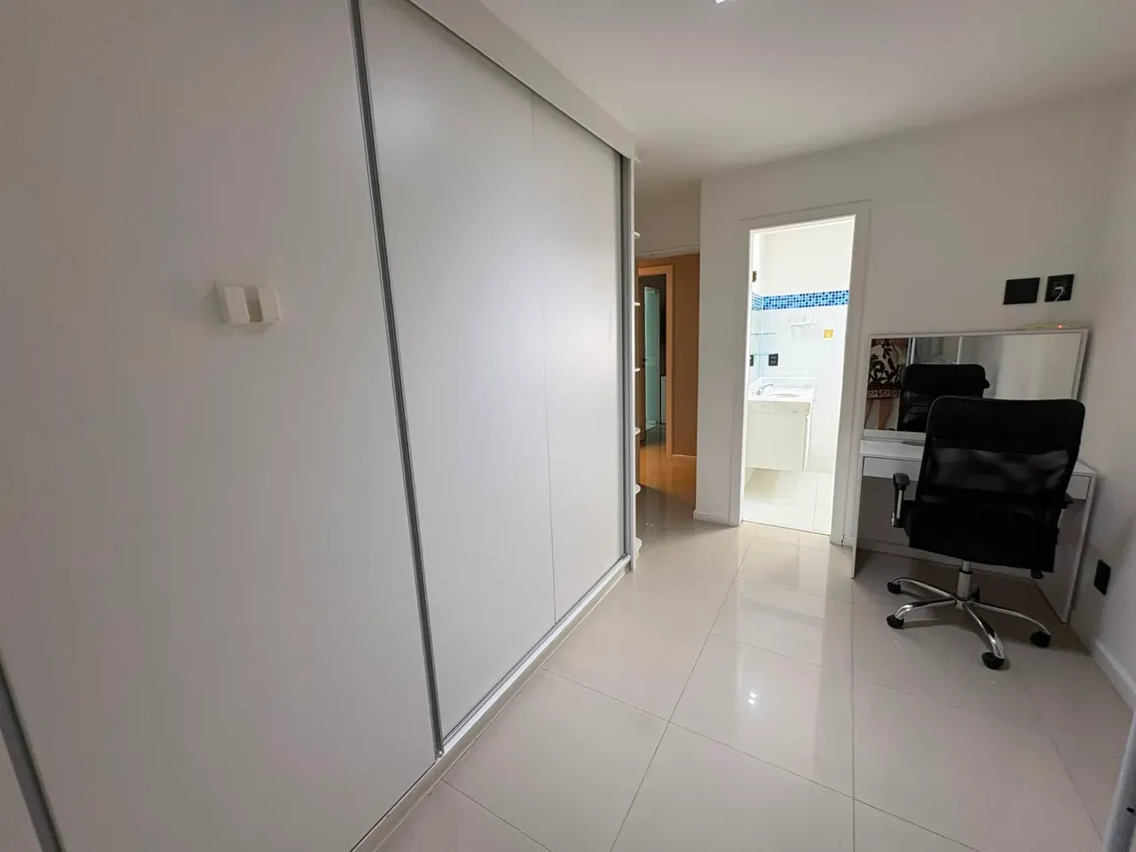 Furnished 266 m² house with 6 bedrooms and balcony grill — photo 64
