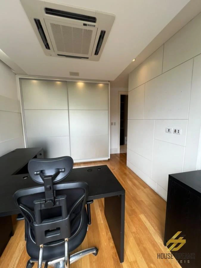 344 m² apartment with floor-to-ceiling windows and a bathtub — photo 6