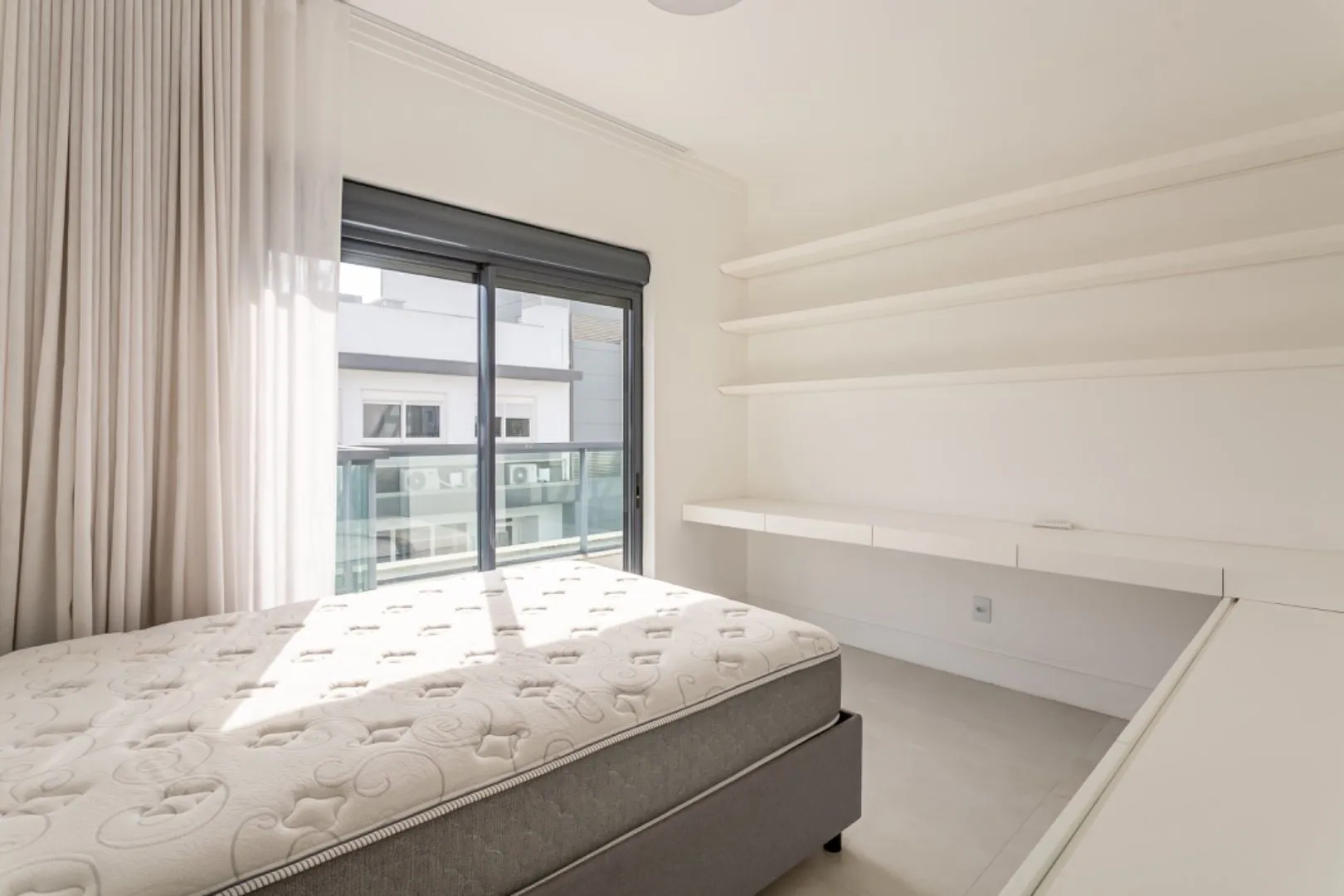 Penthouse with 2 en-suite bedrooms, 180 m² and 2 parking — photo 14
