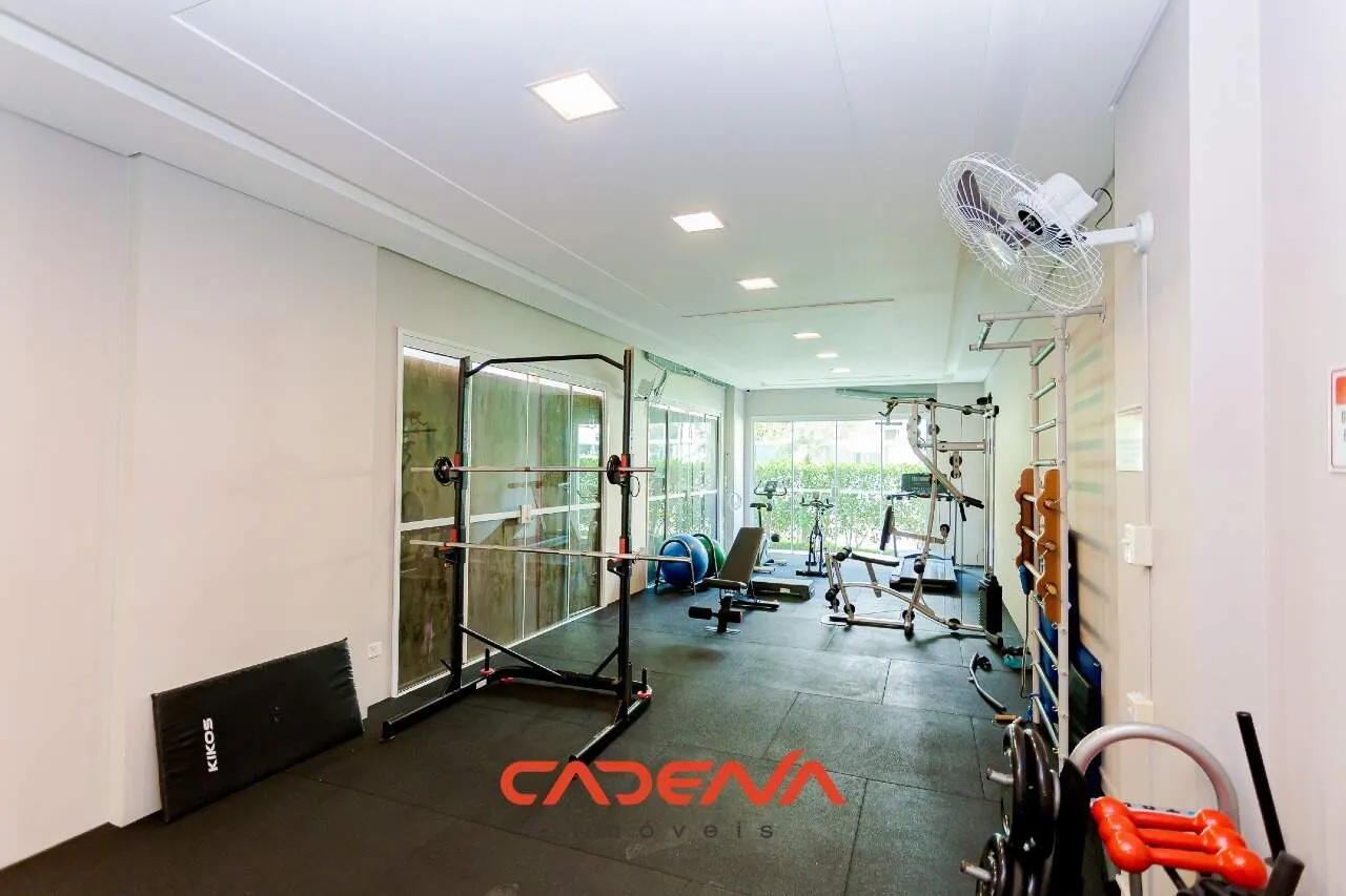 One-bedroom apartment in a building with a gym — photo 12