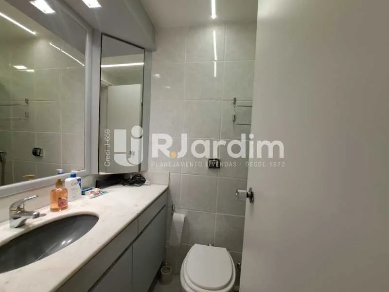 Furnished 4-bedroom apartment with 4 baths, 133 m² — photo 4