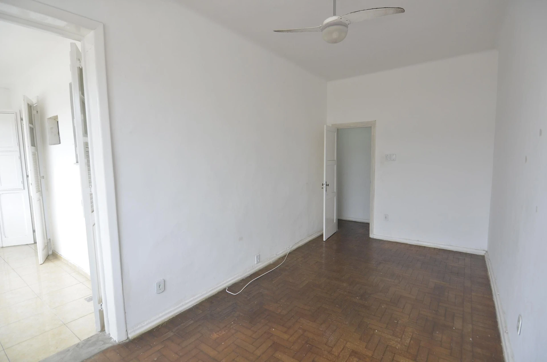 Apartment, 85 m², with wood or laminate floors — photo 17