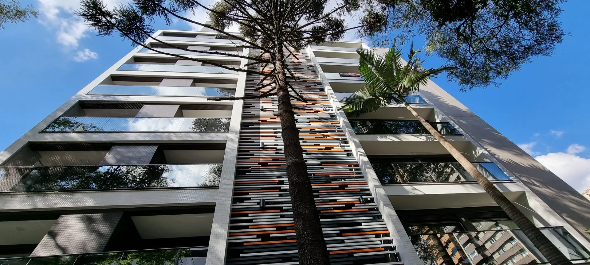 3-bedroom apartment with 182 m² and 2 parking spaces — photo 2