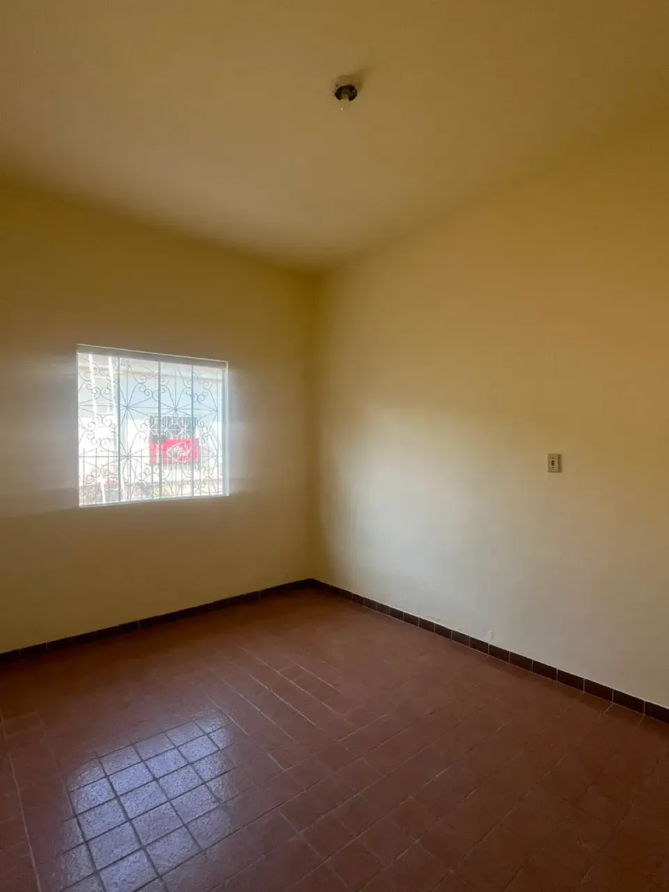Unfurnished house with 1 bedroom and a balcony — photo 3