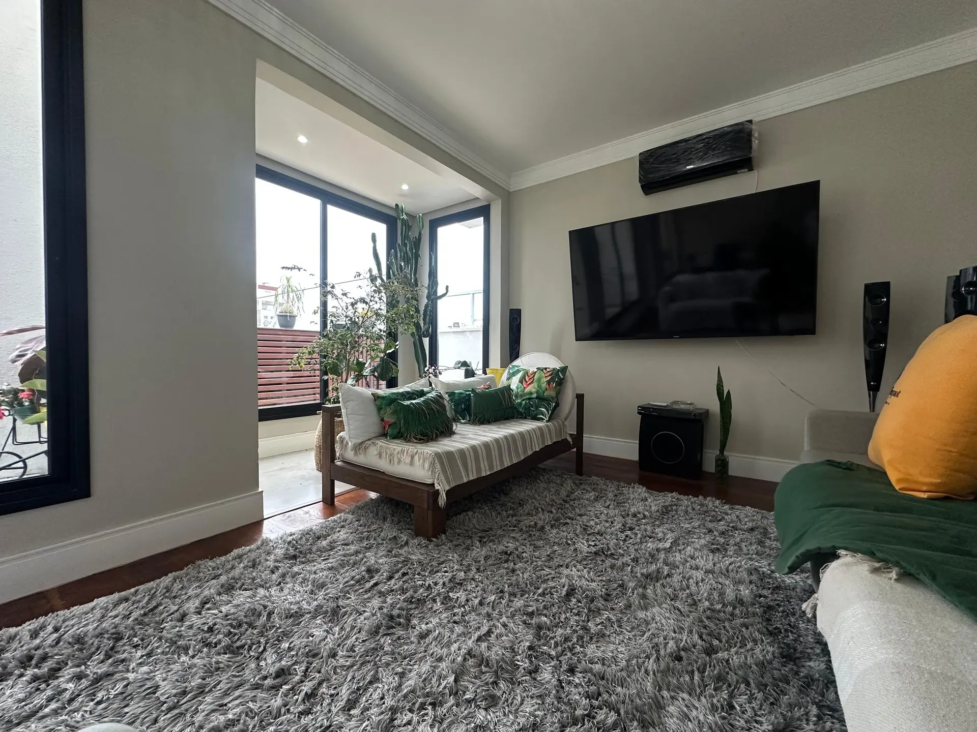 Furnished apartment, 429 m², with floor-to-ceiling windows — photo 20