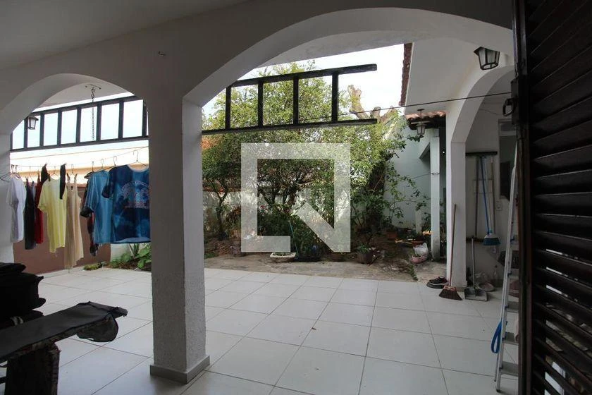 Rental house with 6 bedrooms and 3 en-suite, 599 m² — photo 4