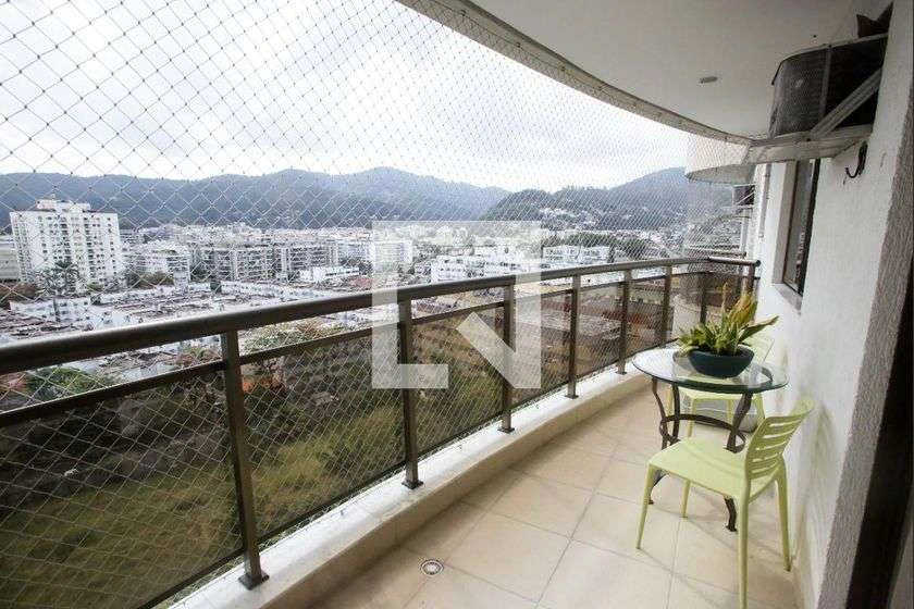 Duplex penthouse with 4 bedrooms and 200 m²