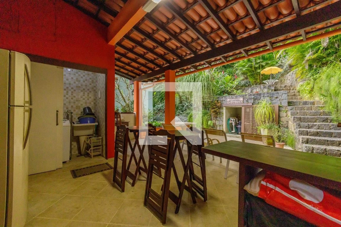 4-bedroom house with a walk-in closet in Rio de Janeiro — photo 6