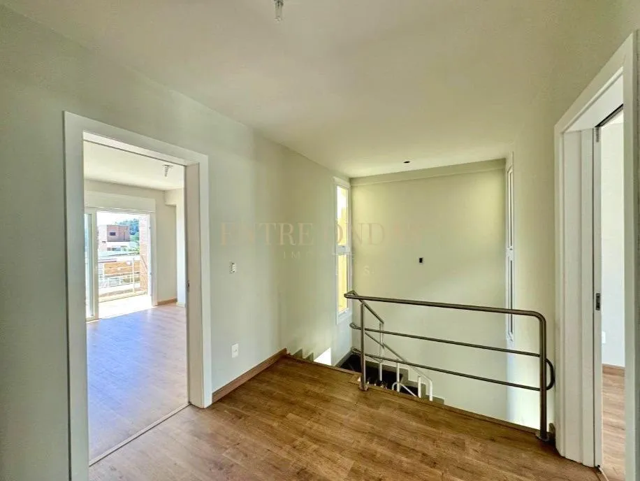 Water view in a 4-bedroom house, 263 m² — photo 68