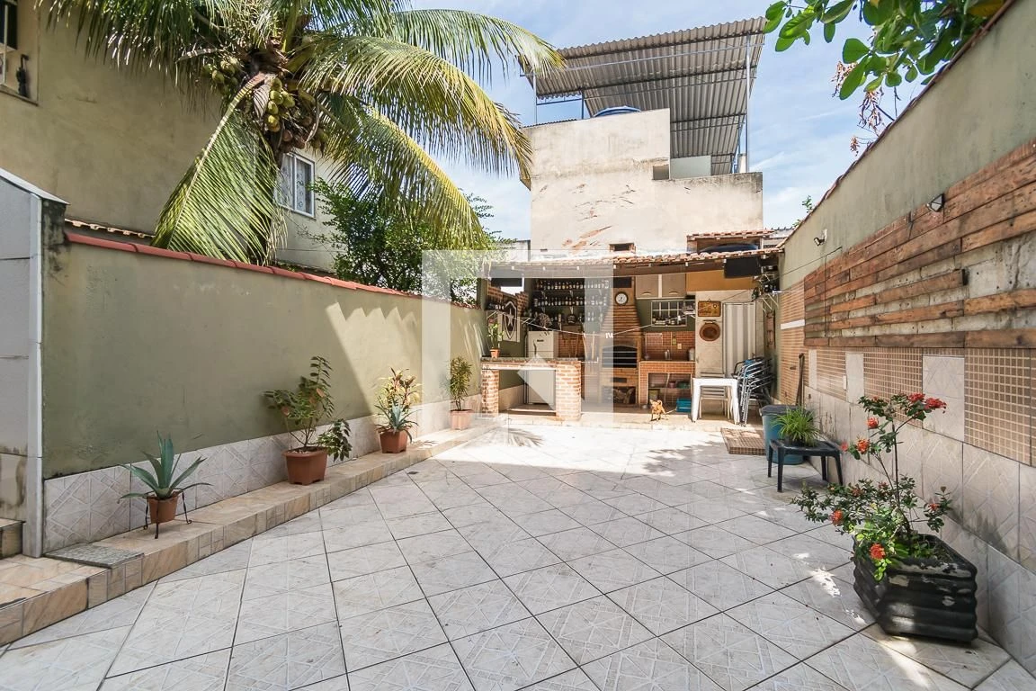 Furnished 227 m² house with a private garden — photo 59