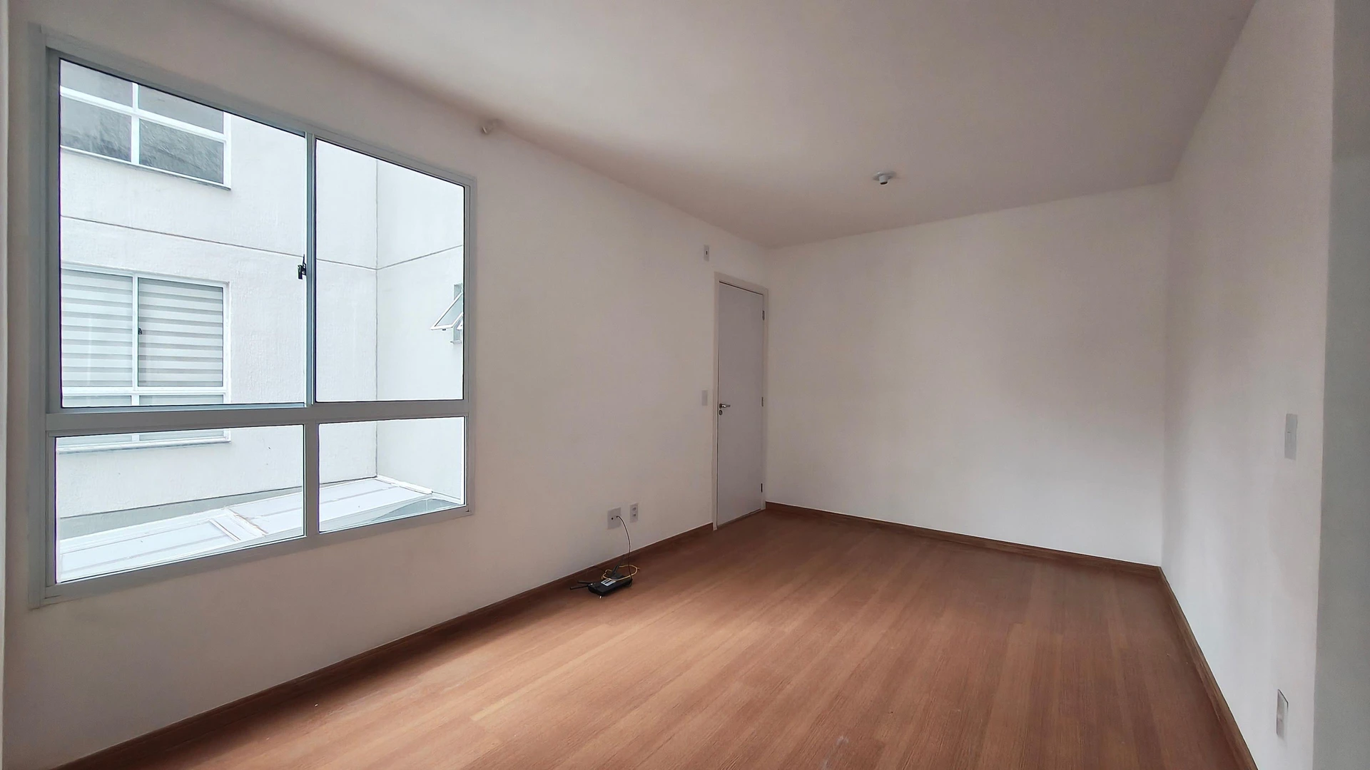 2-bedroom apartment in a building with a gym — photo 9