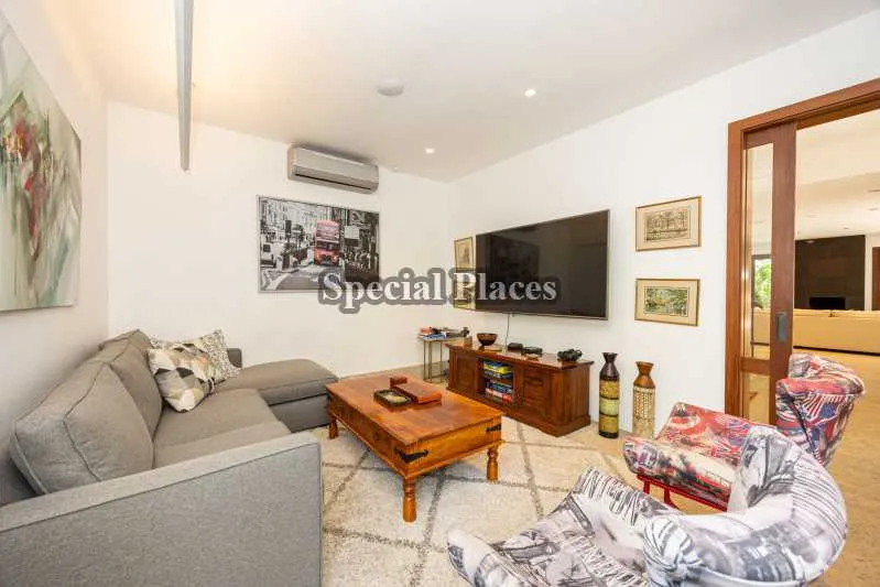 Furnished house with 6 bedrooms and 550 m² — photo 24