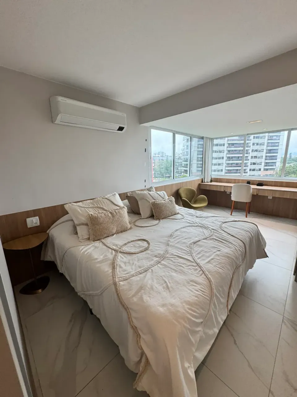 Apartamento mobiliado, 200 m², com janelas do piso ao teto — photo 14
