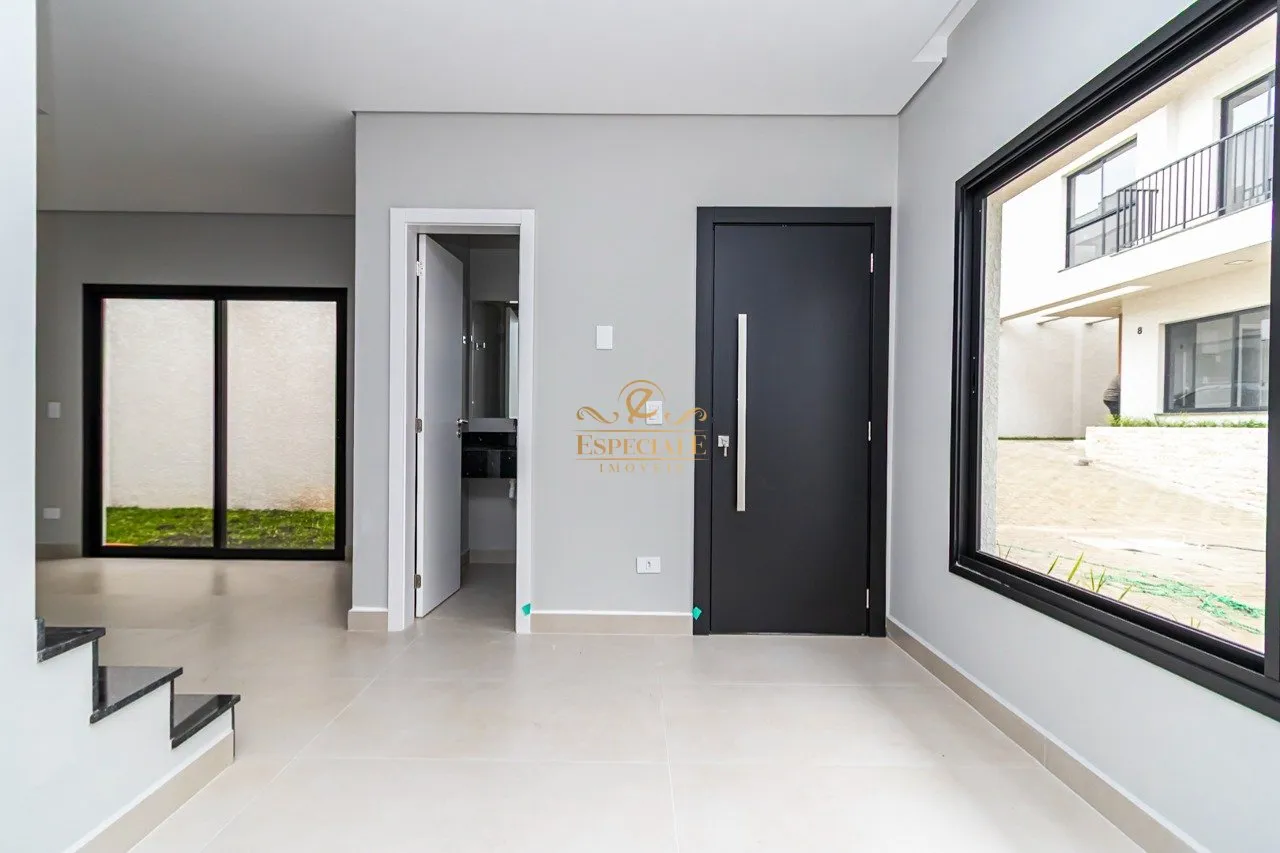 3-bedroom house with open-plan kitchen and private garden