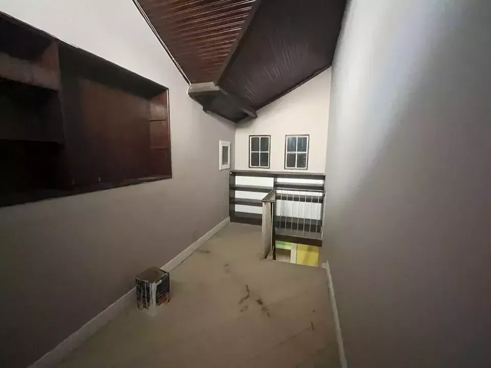 House with 3 bedrooms and a gas stove — photo 13