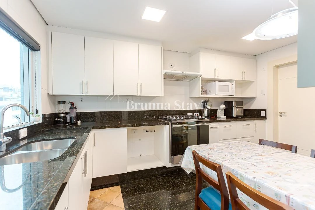 Furnished apartment of 379 m² with 3 en-suite suites — photo 10