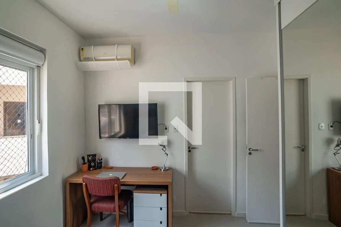 Furnished 2-bedroom apartment with en-suite bathrooms and open kitchen — photo 19