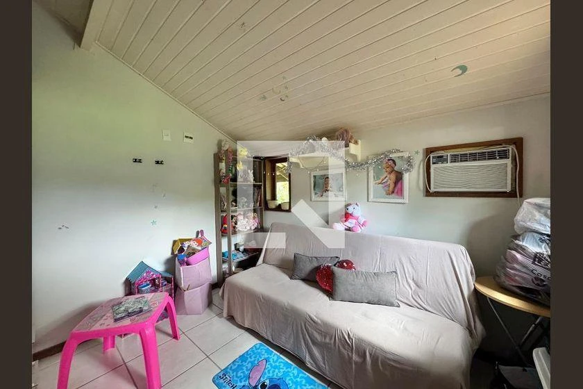 140 m² house with a walk-in closet and a home office — photo 3