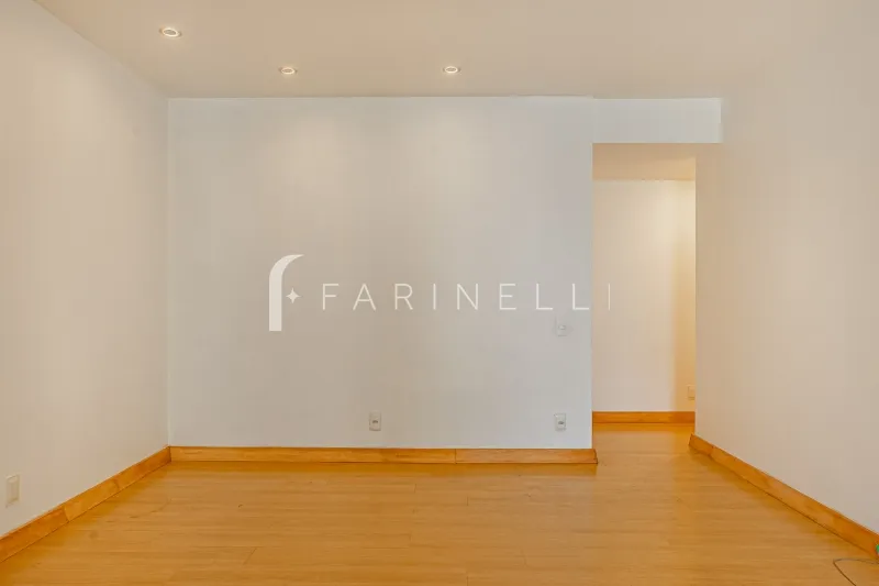 2-bedroom apartment with elevator and 2 parking spots — photo 4