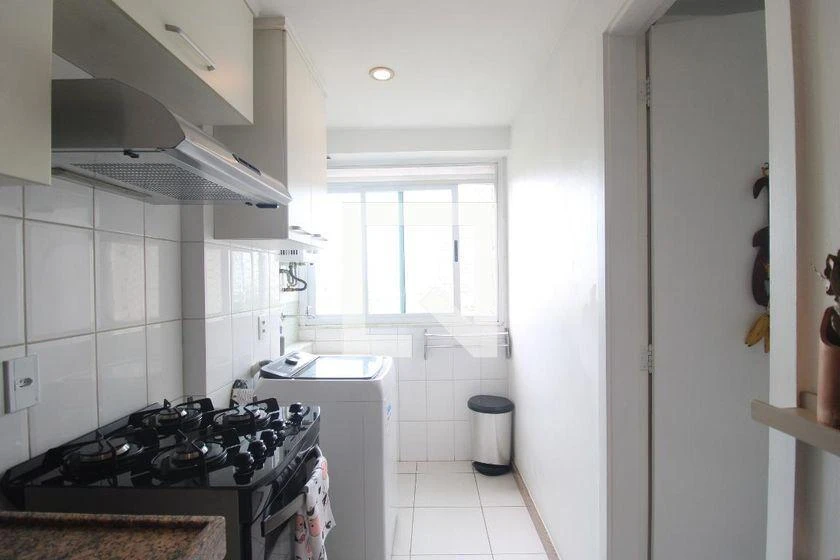 Furnished apartment, 83 m², with a glass-enclosed balcony — photo 24