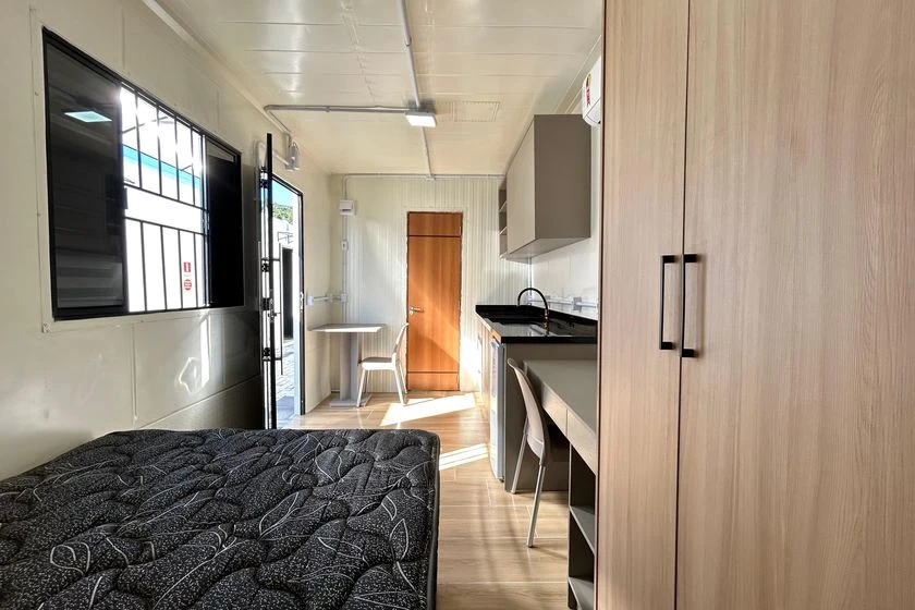 Unfurnished house with no parking and 1 bedroom — photo 2