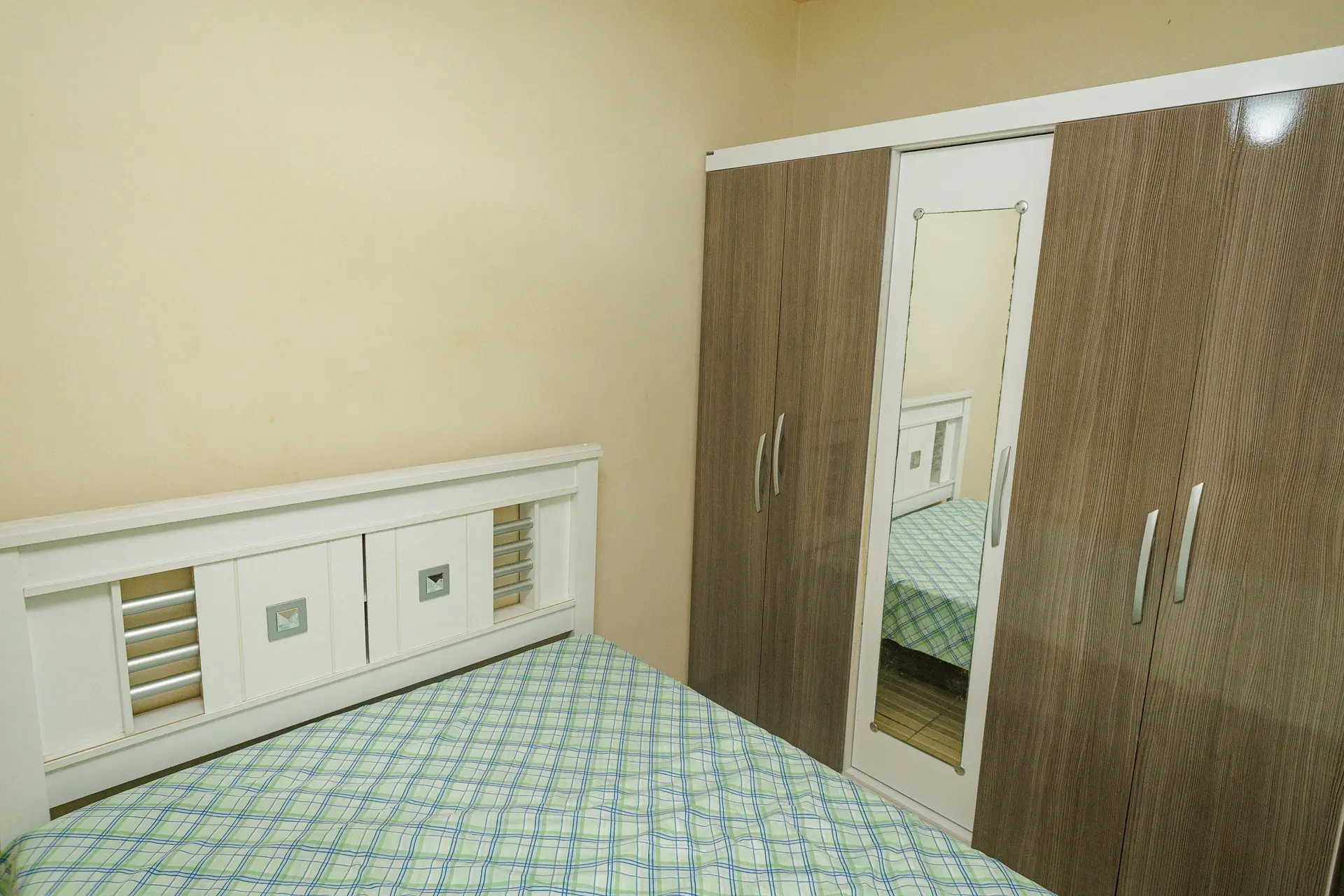 Furnished rental apartment with 2 bedrooms and 1 bath — photo 5