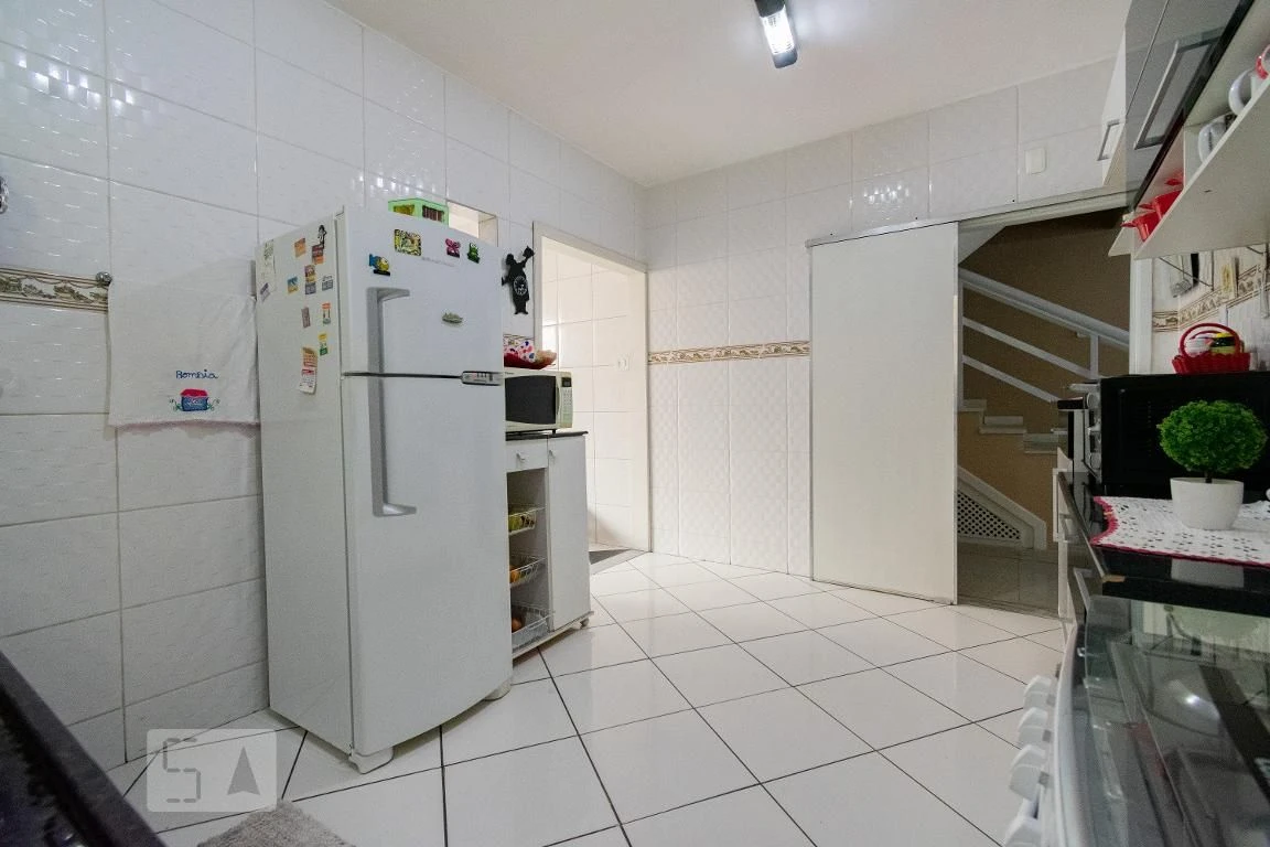Furnished 4-bedroom house with private garden — photo 43
