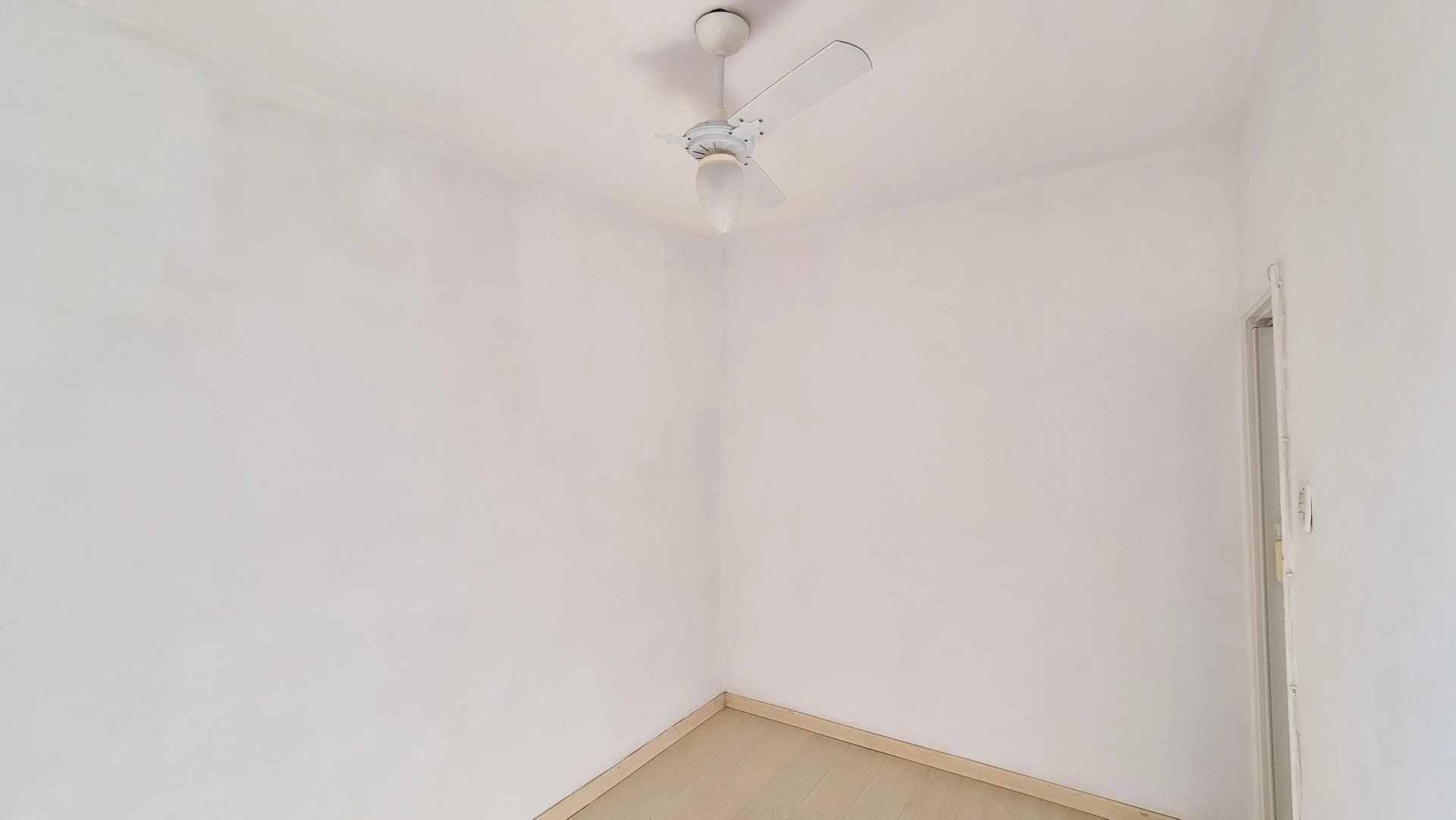 Unfurnished apartment with 2 bedrooms and 1 bathroom — photo 57