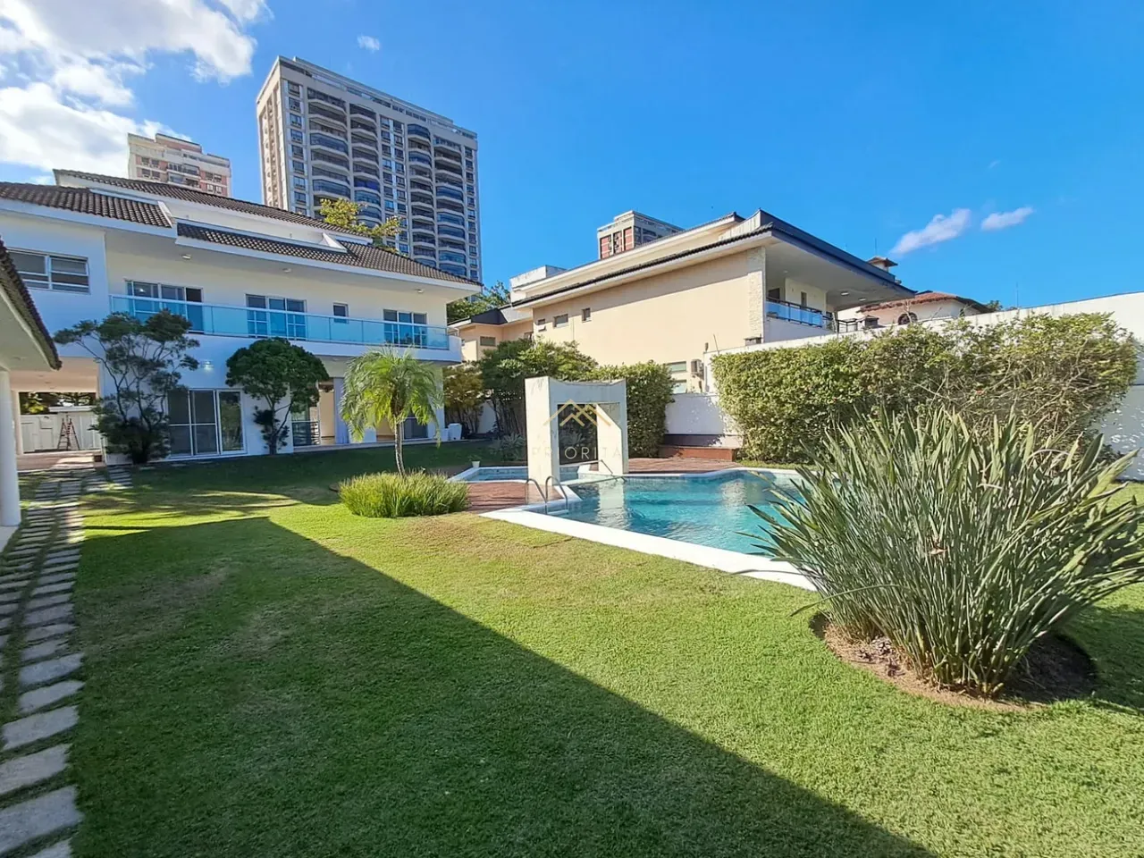 Casa em condomínio fechado com 6 quartos e 13 banheiros — photo 6