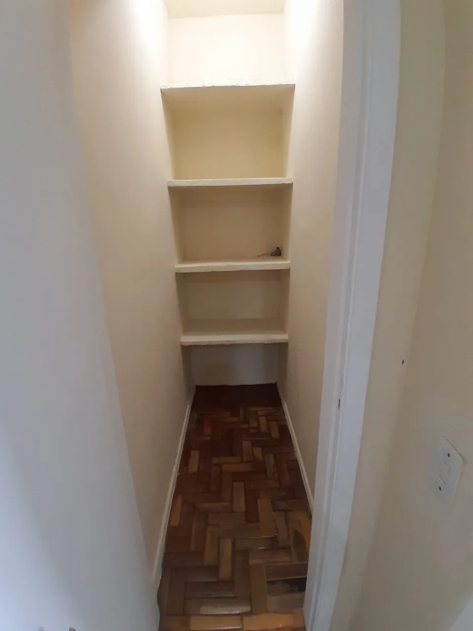 Apartamento de 3 quartos com armários planejados na cozinha — photo 17