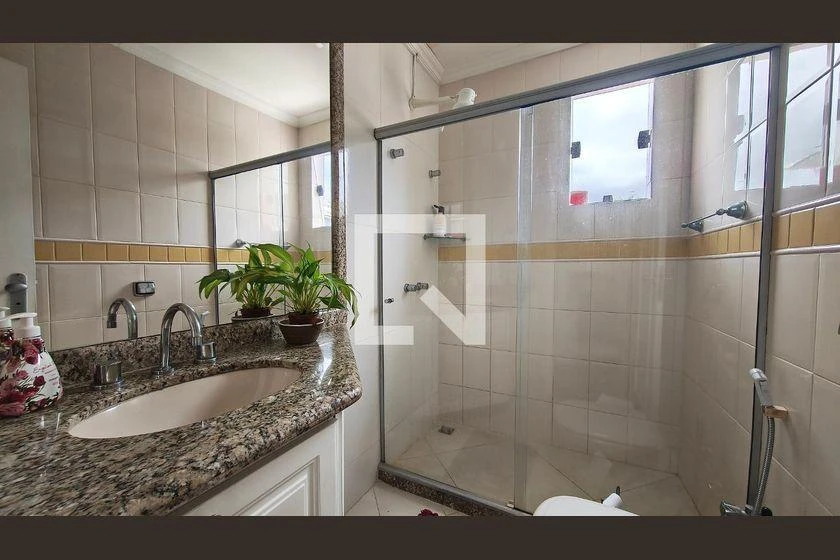 290 m² house with a bathtub and a walk-in closet — photo 43