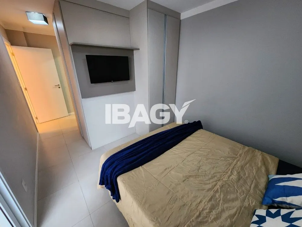 1-bedroom apartment with an open-plan kitchen — photo 12