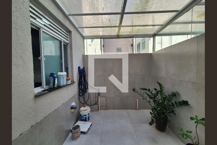 2-bedroom apartment in a building with a gym — photo 6