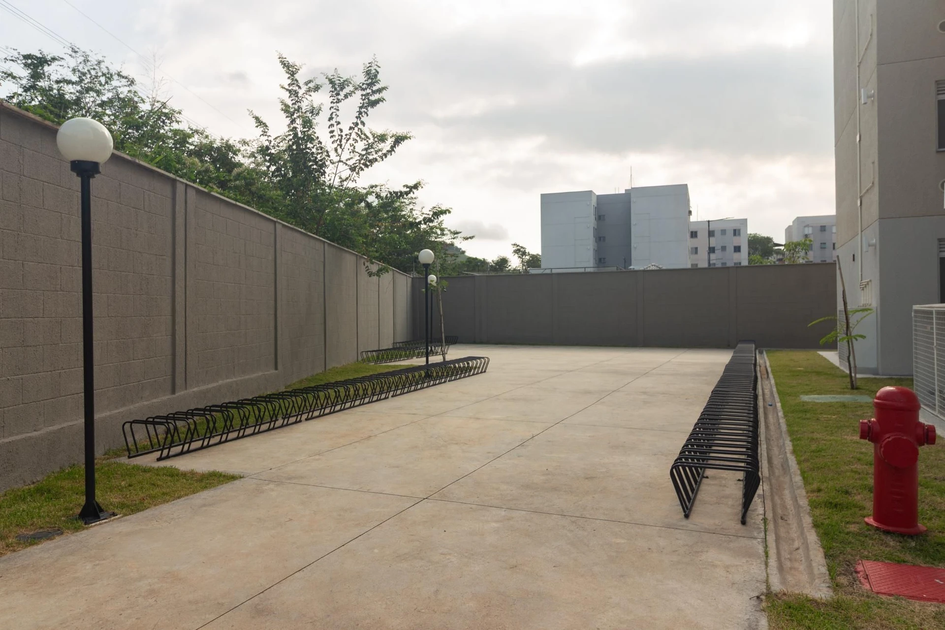 Apartamento de 2 quartos em condomínio com piscina — photo 28