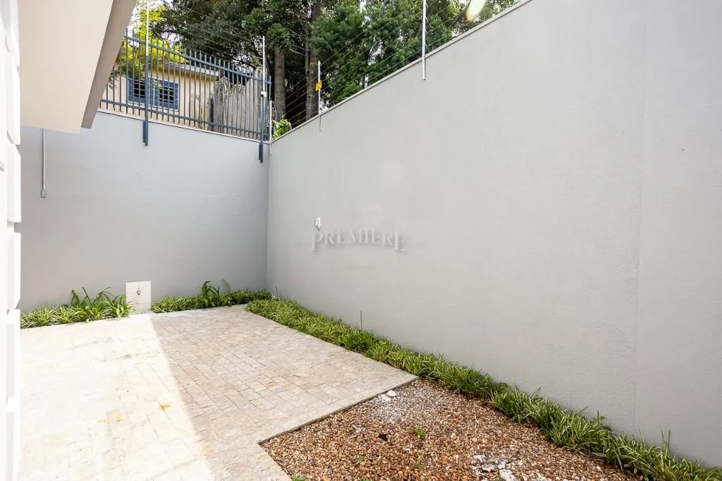 Unfurnished house with 4 en-suite rooms and private garden — photo 20