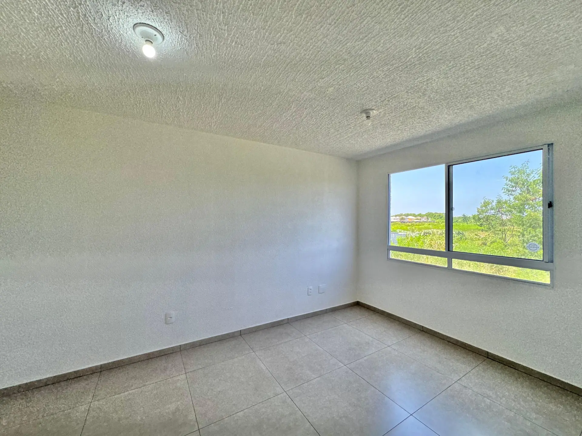 Unfurnished apartment with closed kitchen and 2 bedrooms — photo 13