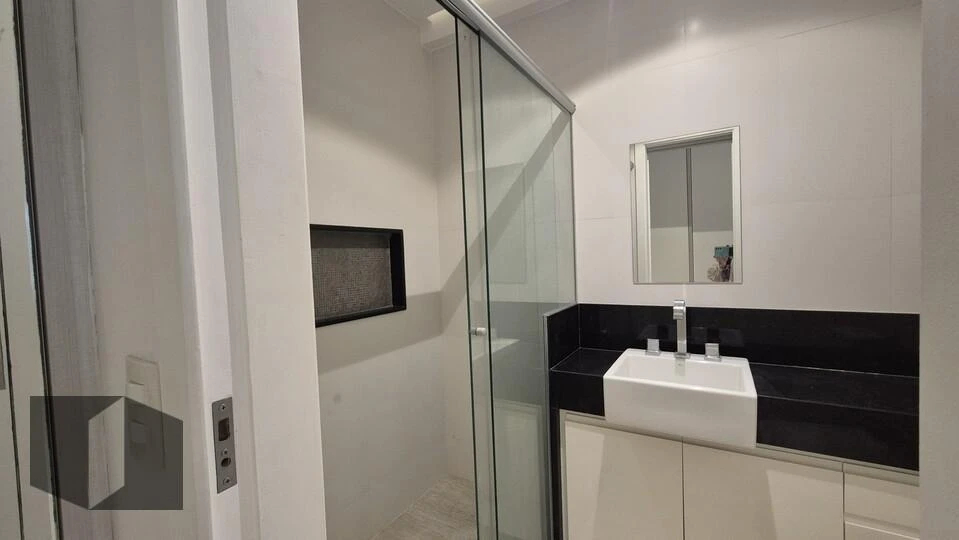 Apartamento de 2 quartos com varanda envidraçada — photo 20