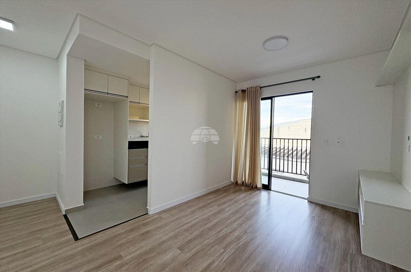 Квартира з 2 спальнями (69 м²) і 1 місцем, є suite — photo 3