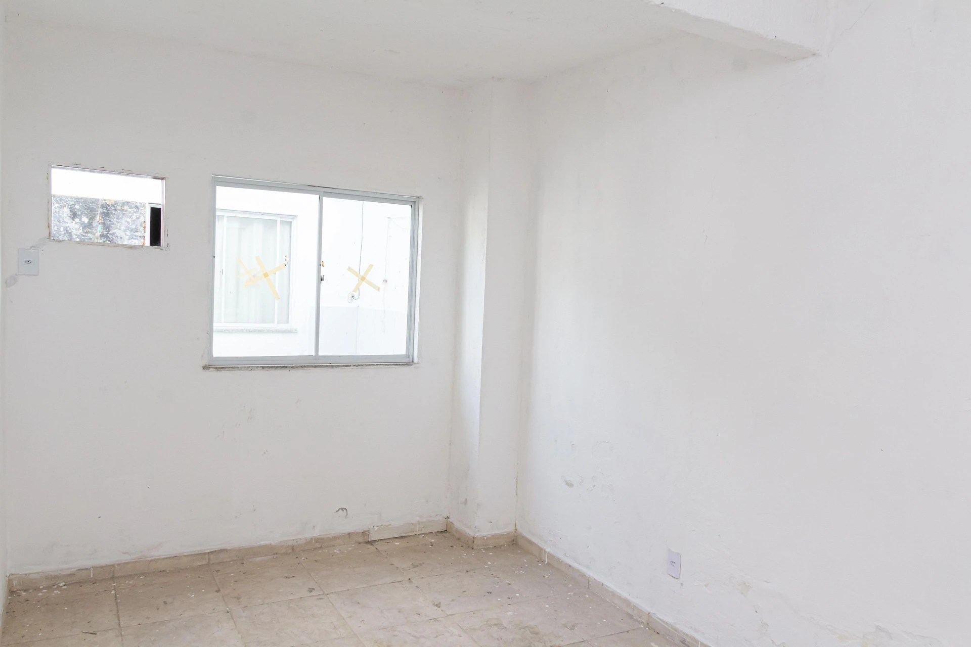 Studio unit with 1 bedroom, ensuite bathroom, private garden — photo 15