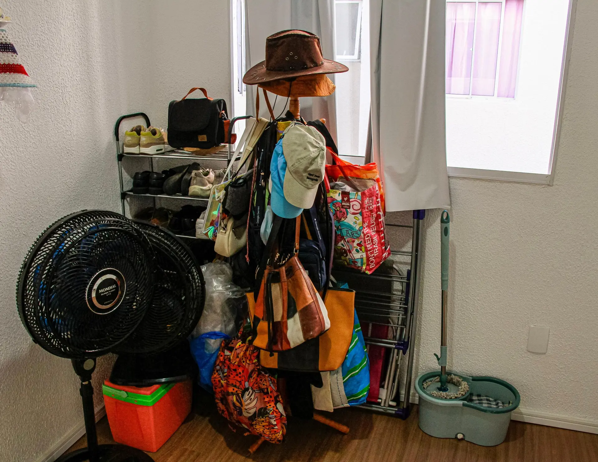 Furnished 2-bedroom apartment with a separate kitchen — photo 19