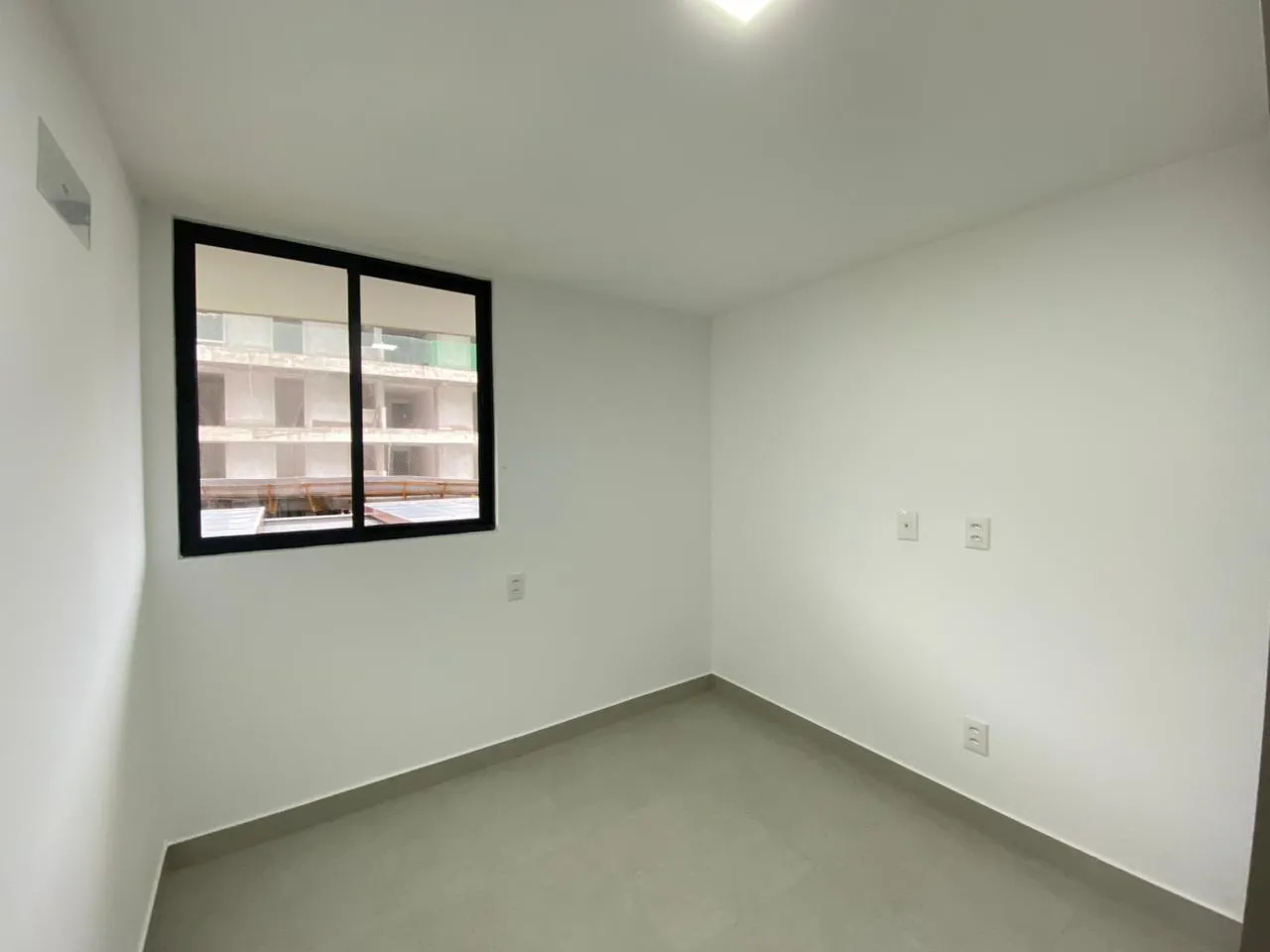 3-bedroom rental apartment with enclosed balcony — photo 23
