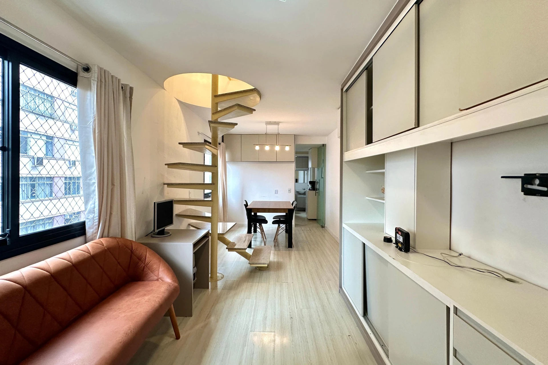 Furnished apartment with an open kitchen and 2 en-suite bedrooms — photo 6